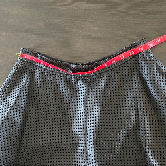 NWT Club Monaco Black Perforated Vegan Leather A-Line Skirt 8 - Picture 6 of 7